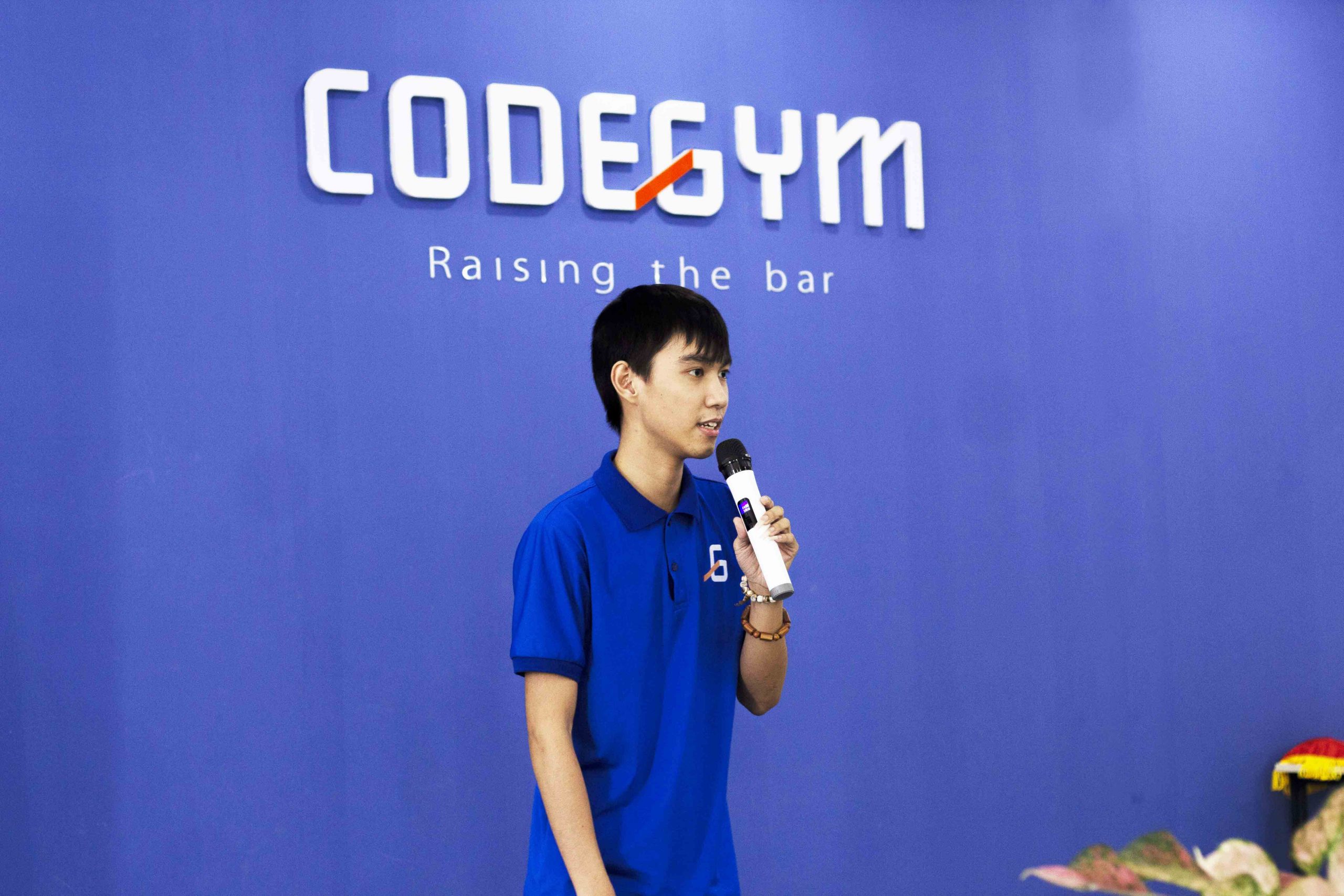 học viên nói lời cảm ơn tại buổi tốt nghiệp khóa lập trình Java