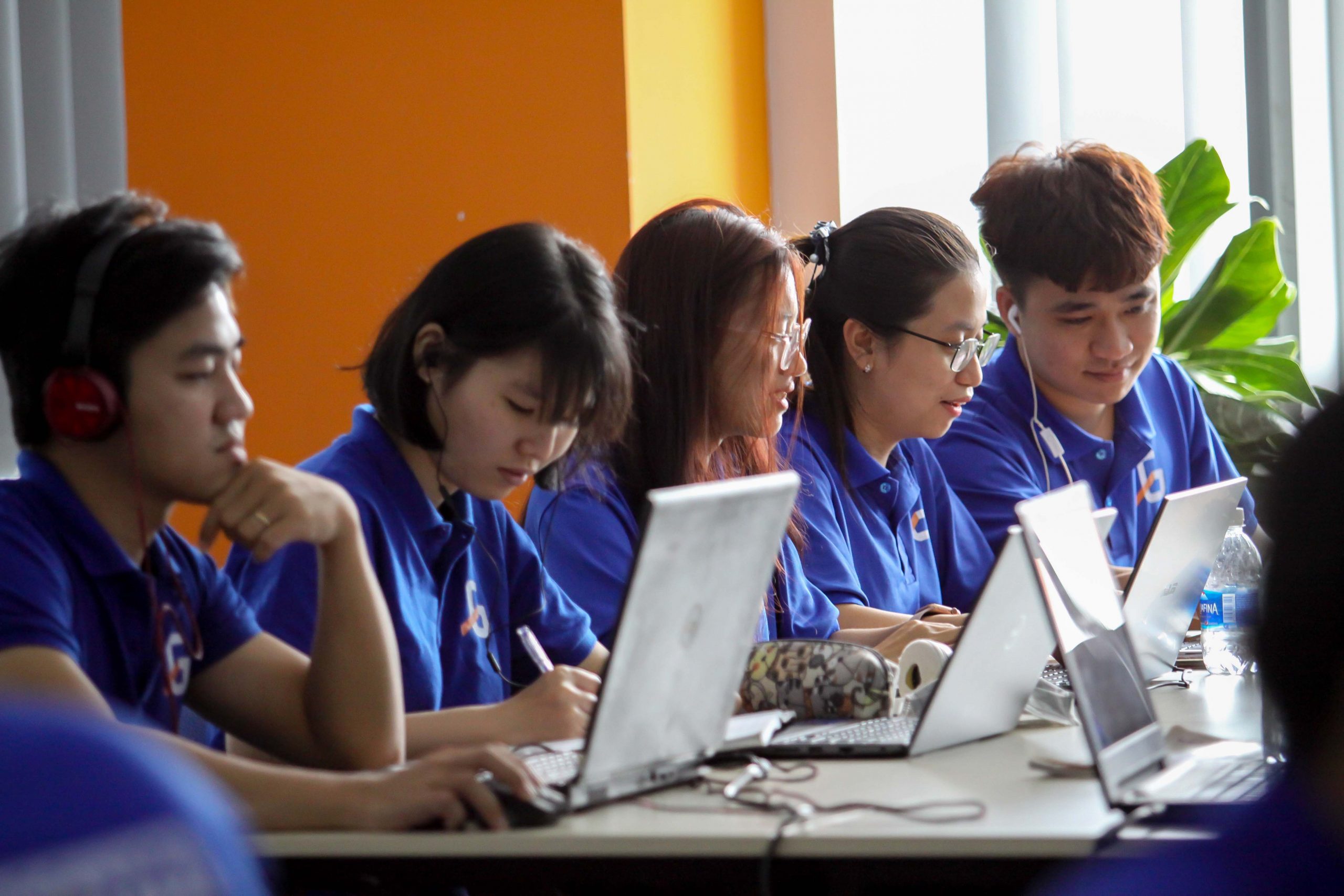 hoc vien khoa lap trinh java dang hoc tap tại cgdn