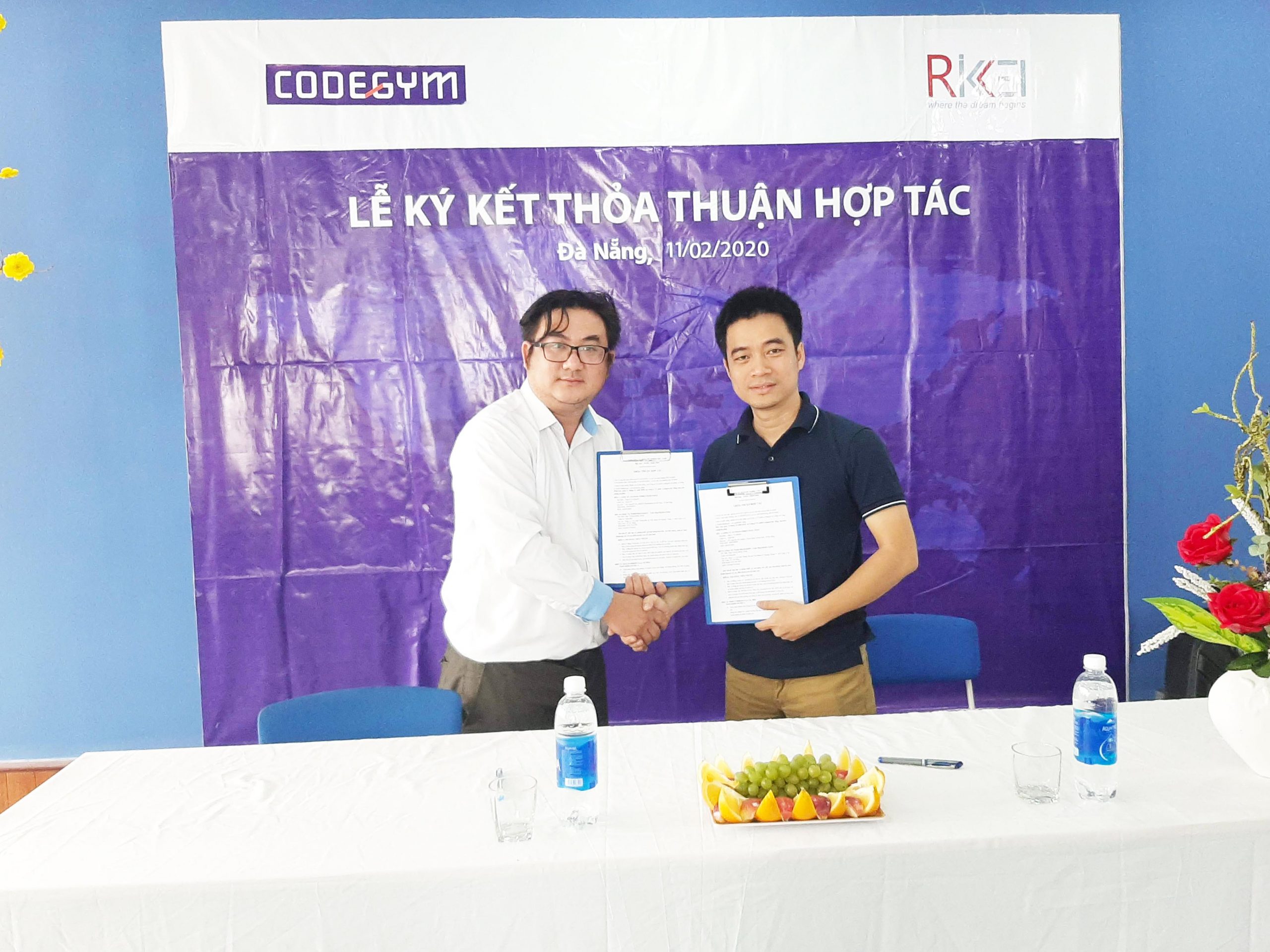 ký kết hợp tác với công ty Rikkeii