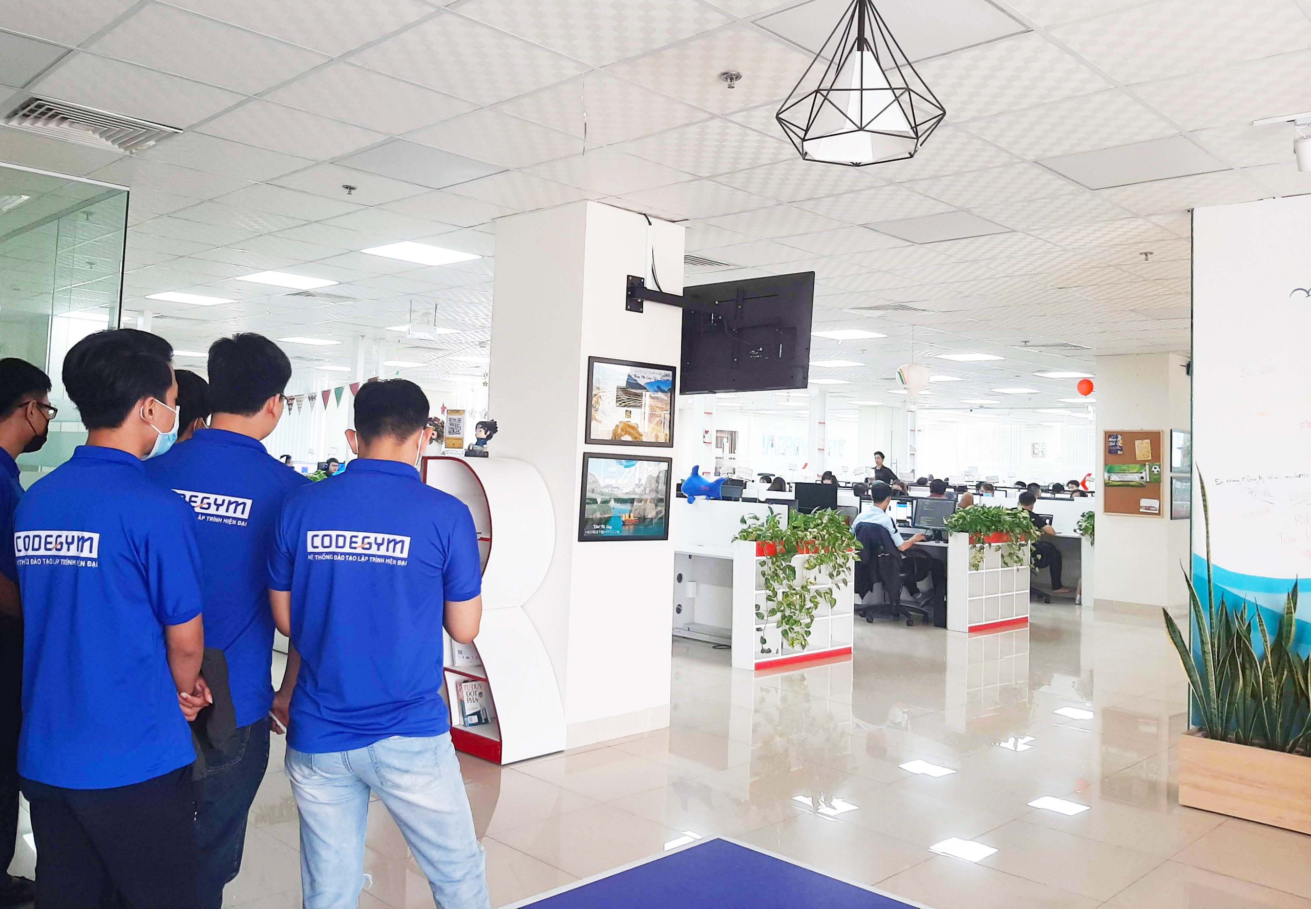 học viên CodeGym Đà Nẵng tham quan công ty lập trình
