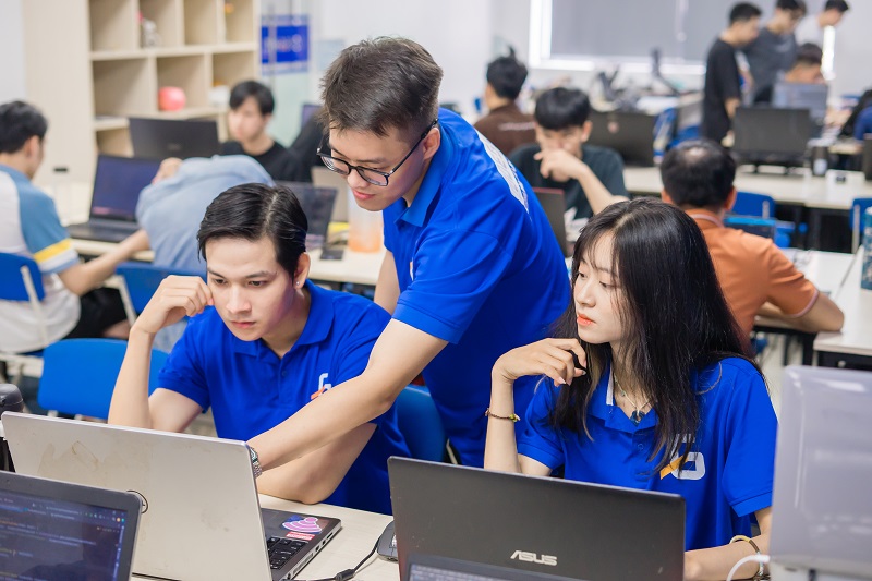 Phương pháp học lập trình hiệu quả - Tham gia khóa học lập trình bài bản