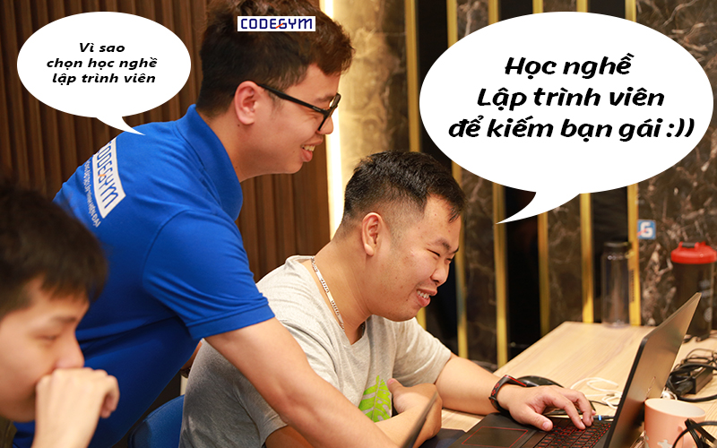 Học nghề lập trình viên đang thu hút nhiều người