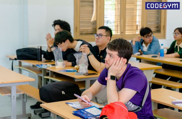 Người tham gia talkshow trong sự kiện DevDay 2023